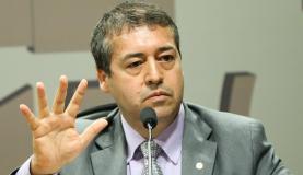 Prioridade, no momento, é resolver a questão do déficit fiscal, afirma o ministro do Trabalho, Ronaldo  Nogueira