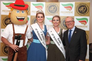 Estiveram presentes a rainha e a primeira princesa da Schützenfest 2017, bem como Wilfred, o mascote da festa 