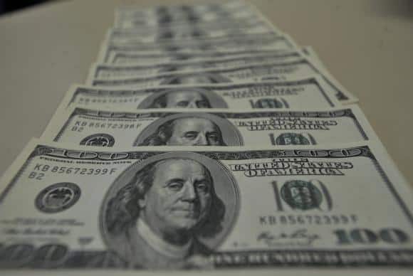 Dólar fecha no maior valor em 11 meses em dia de julgamento no Supremo